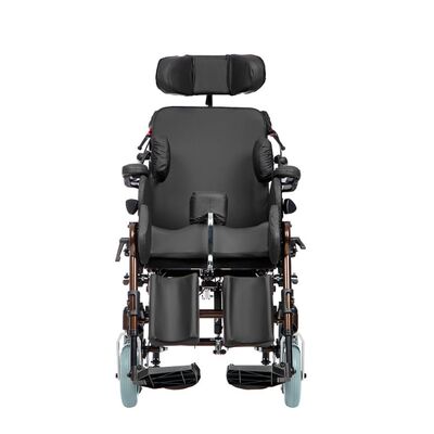 Кресло-коляска для инвалидов Ortonica Luxe 200 вид спереди