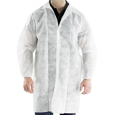 Процедурный халат на кнопках (рукава на резинках) 110 см, белый вид на мужчине