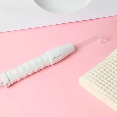 Дарсонваль Gezatone Biolift4 D309 отличается прочным корпусом Дарсонваль Gezatone Biolift4 D309 отличается прочным корпусом