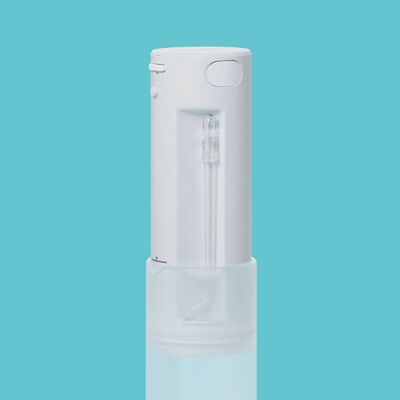 Место для хранения насадки расположено на основном блоке Место для хранения насадки расположено на основном блоке